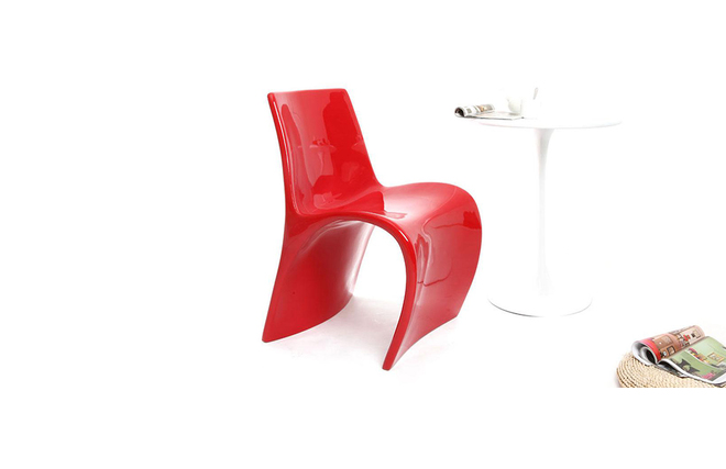 Chaise design rouge OWIE
