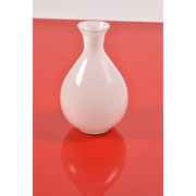 Florero de dise&ntilde;o blanco RASSUR image pub1