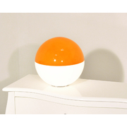 L&aacute;mpara de sobre mesa de color naranja BOREAL image pub1