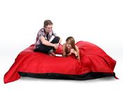 Pouf g&eacute;ant design bicolore noir et rouge FAMILY MILIBAG 