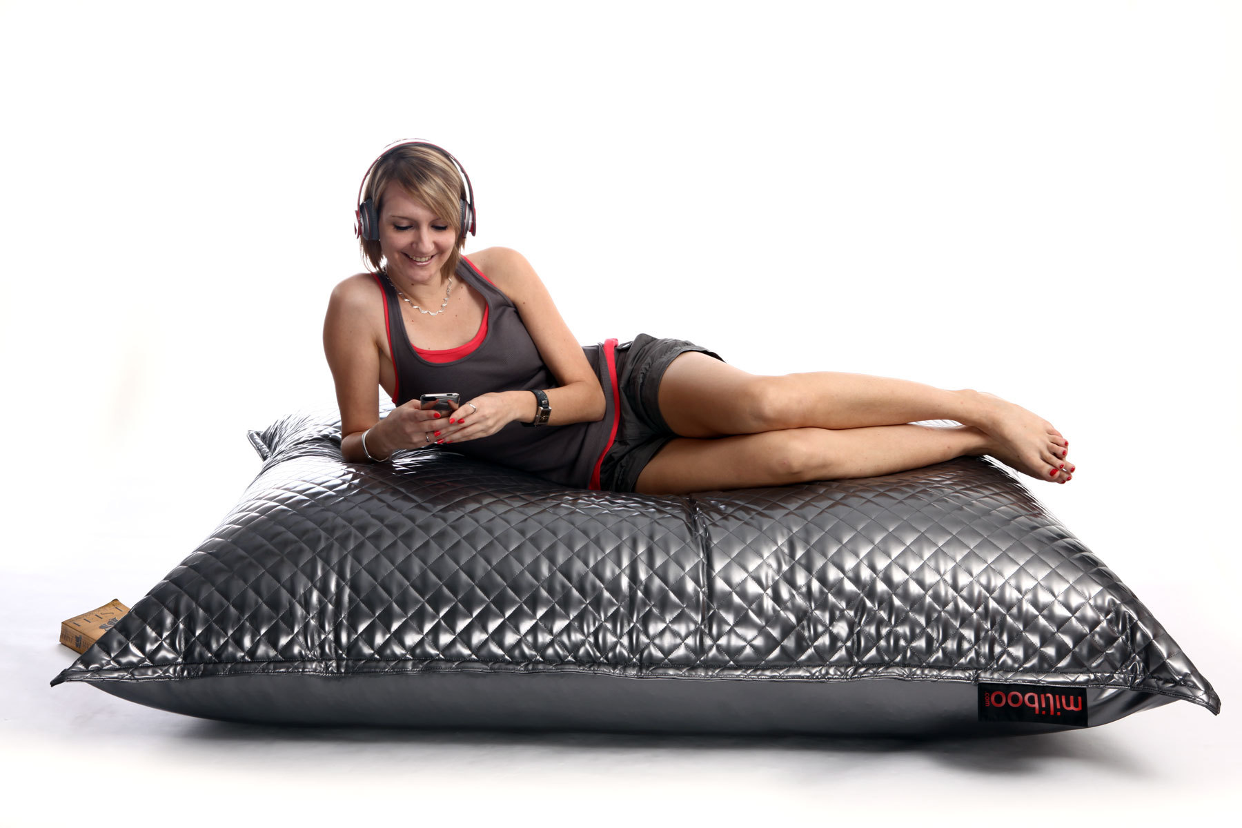 Pouf g&eacute;ant design matelass&eacute; argent&eacute; BIG MILIBAG TREND 