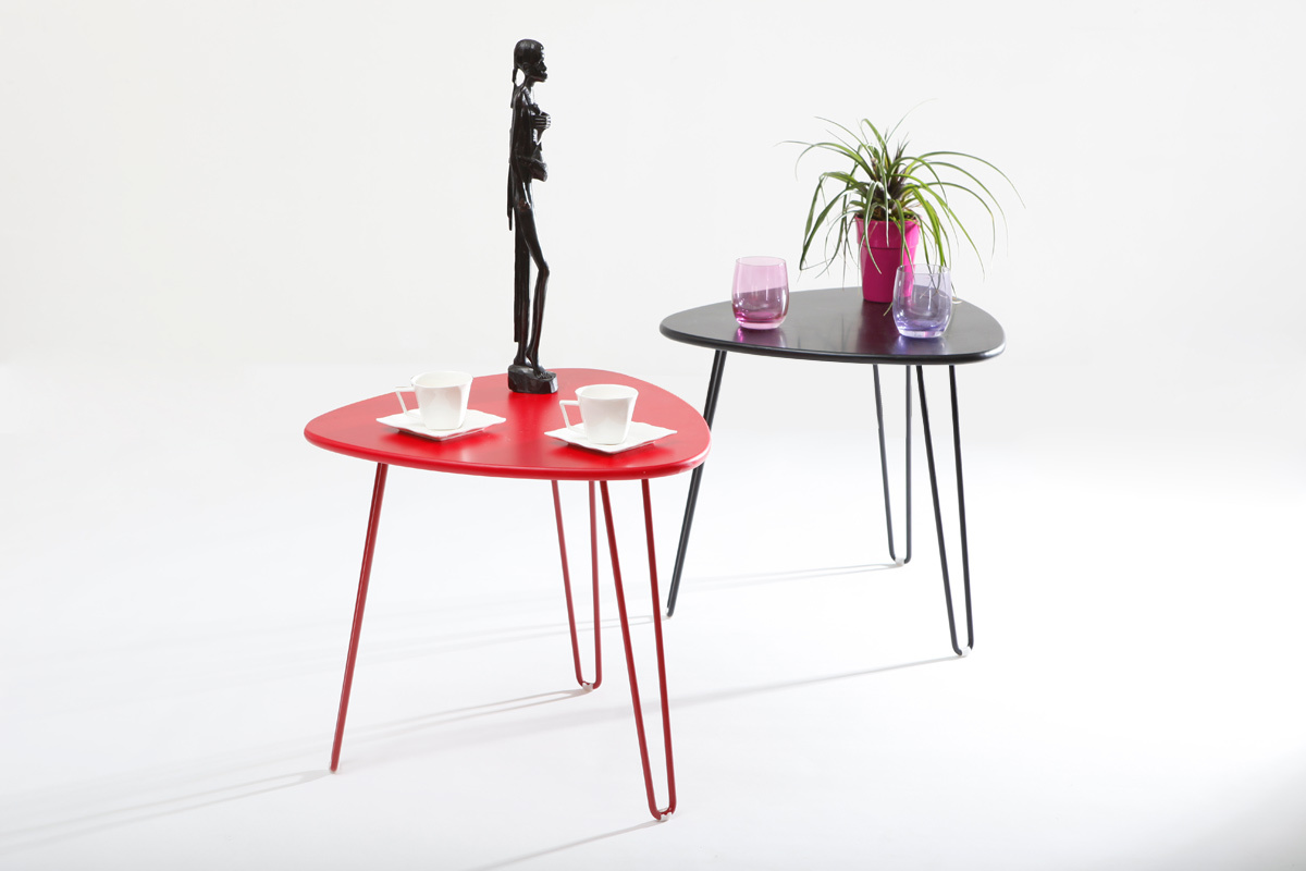 SOLDES Table d'appoint design rouge LAKEA