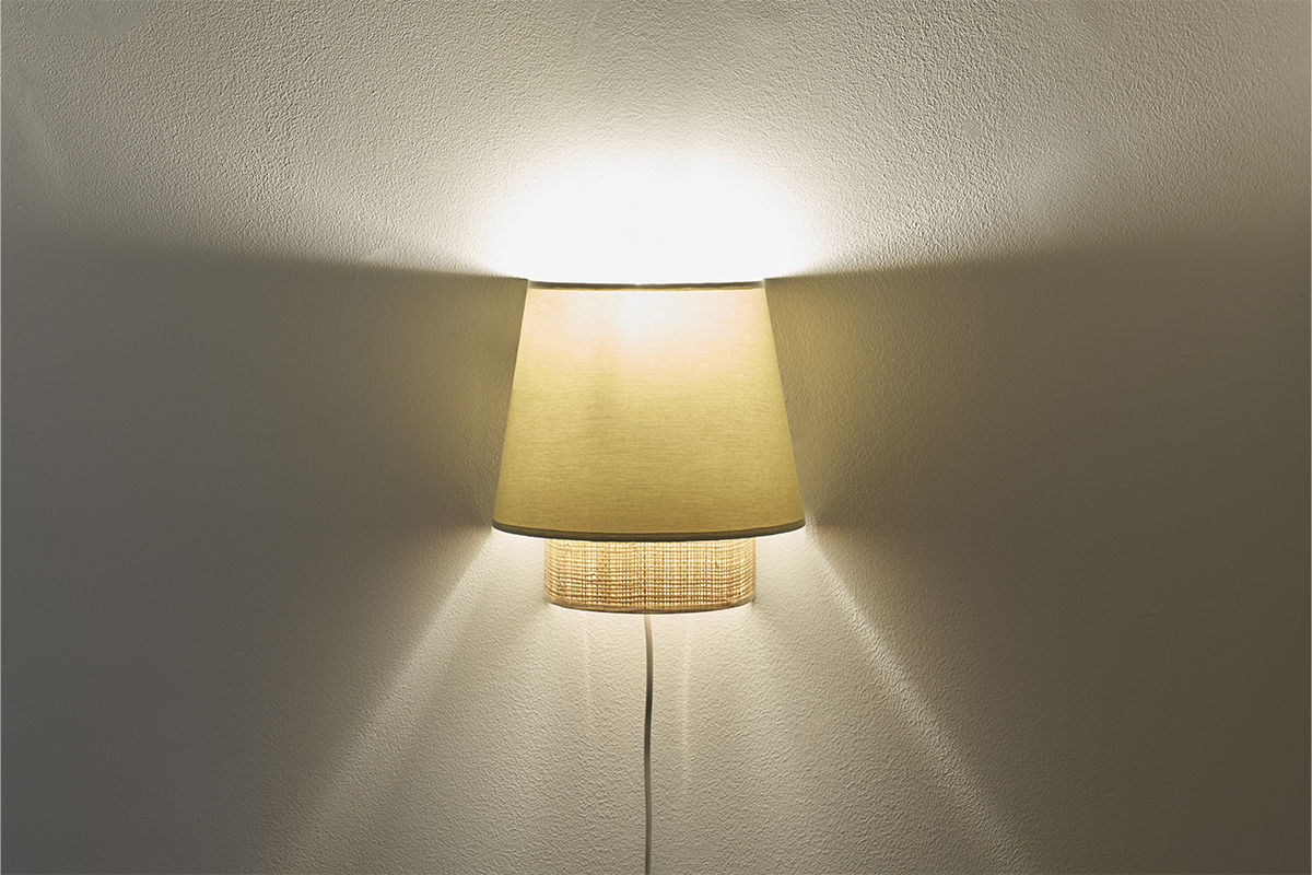 Applique murale design en coton vert sauge et rabane naturelle H25 cm JUME