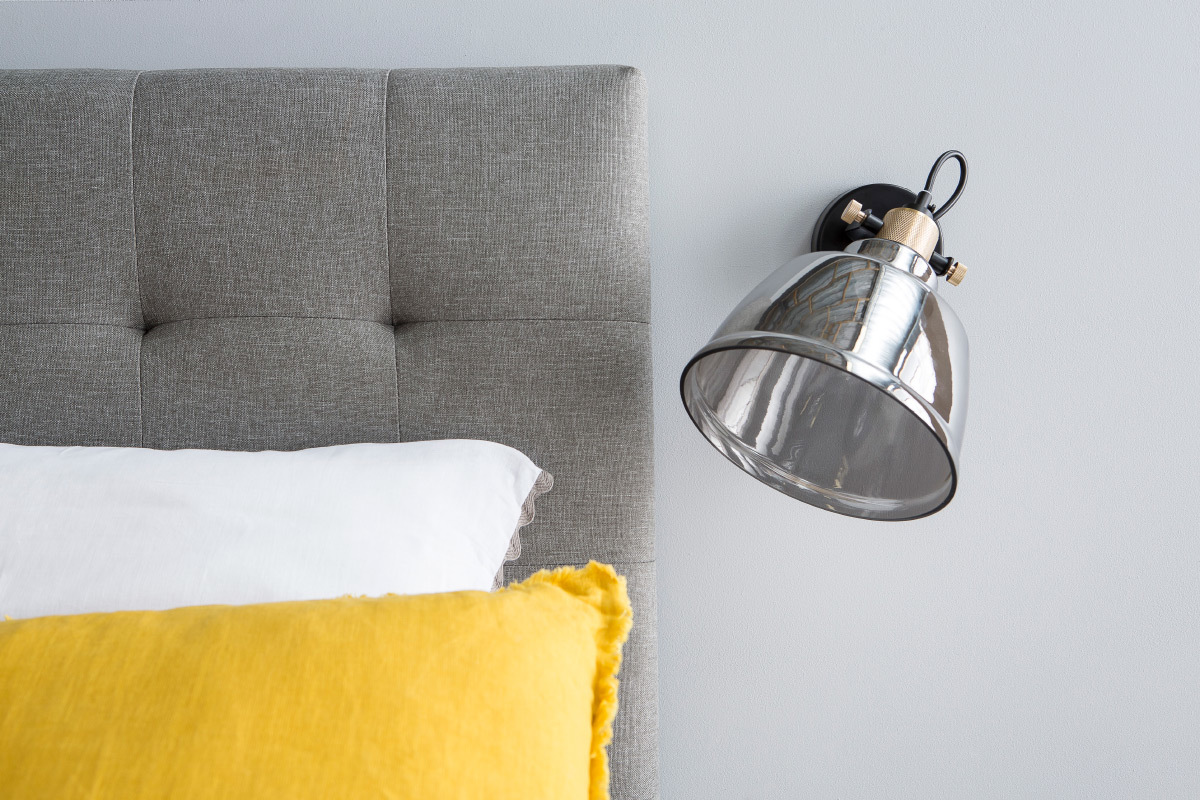 Applique murale design verre transparent fum� AMSTRONG