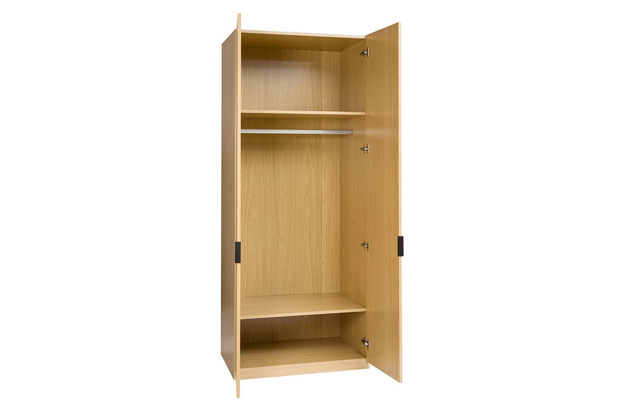 Armoire dressing ouverte en bois chne avec tagres et penderie, vue de face.