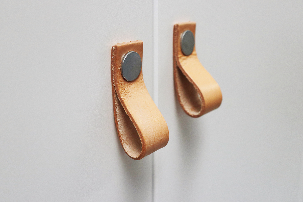 Armoire enfant scandinave avec penderie et tiroirs blancs MOLENE