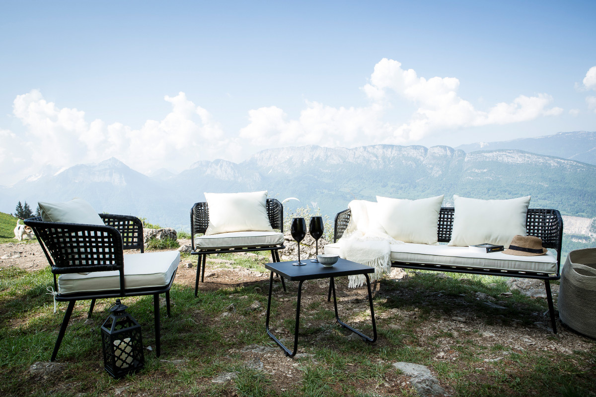 Banc de jardin en fils de rsine noir MONACO