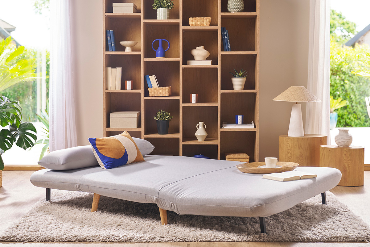 Banquette convertible 2 places en tissu gris clair et bois clair AMIKO