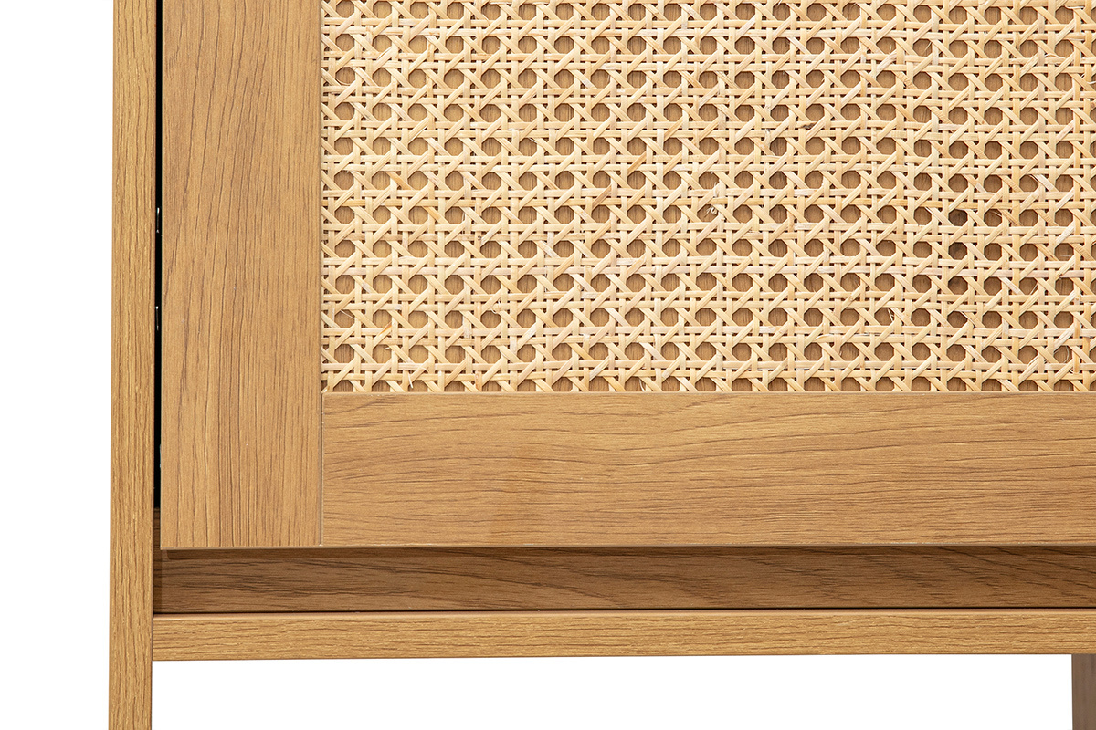 D�tail d'une porte en cannage rotin et finition bois clair de la biblioth�que SEVILLE.