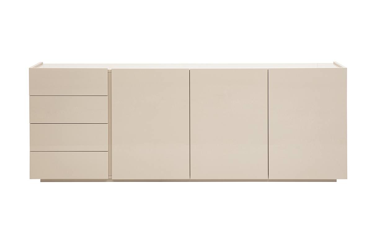 Buffet beige brillant � 3 portes et 4 tiroirs, vue de face.