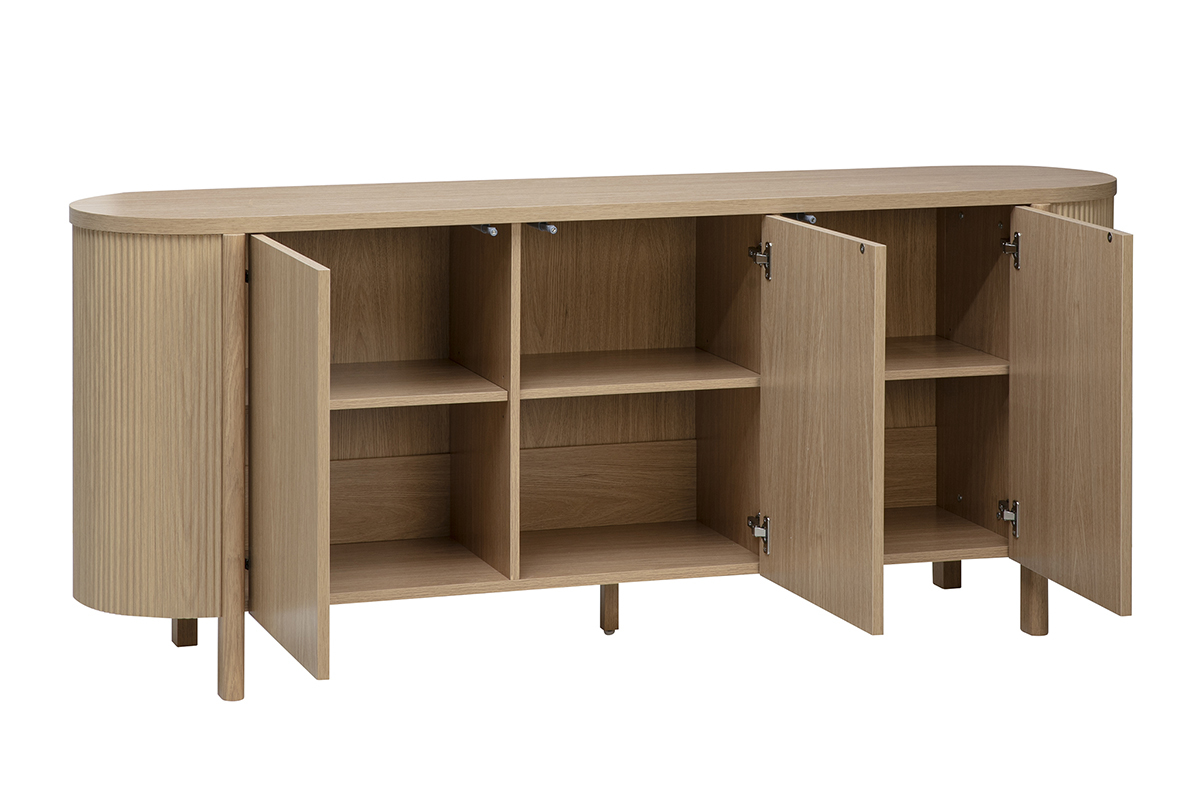 Buffet en bois clair ch�ne finition ronde, trois portes ouvertes, avec �tag�res internes.