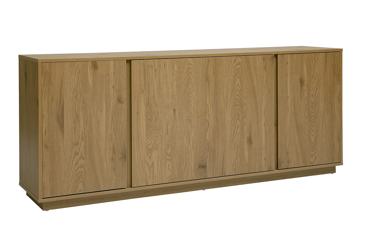 Buffet vintage en bois de ch�ne, 4 portes, vue de 3/4, dimensions L180 cm.
