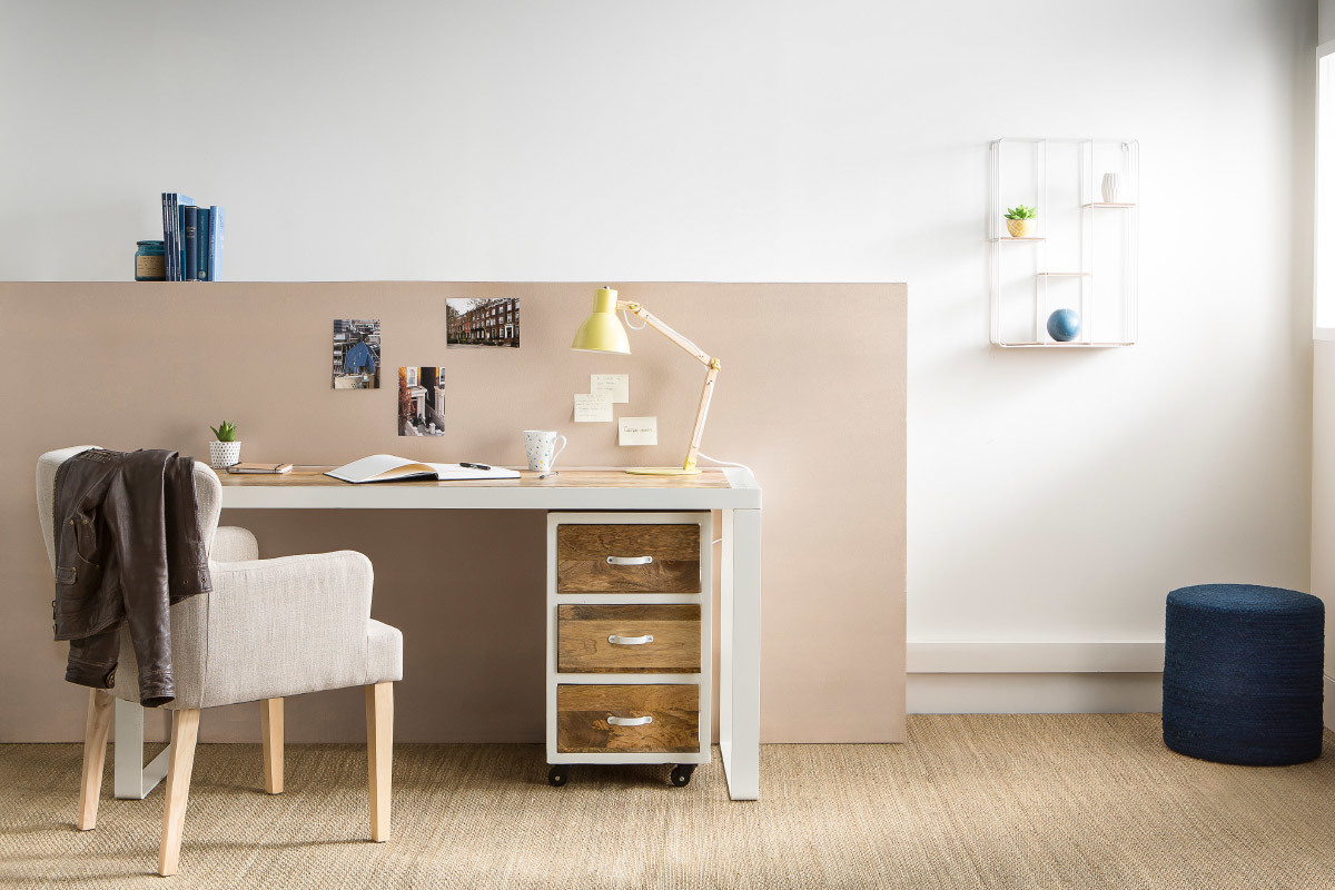 Bureau en manguier massif et m�tal blanc L153 cm PUKKA