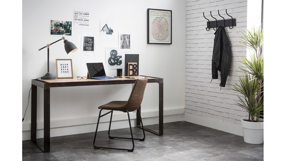 L'armoire de bureau design BIOME en métal noir et en bois.