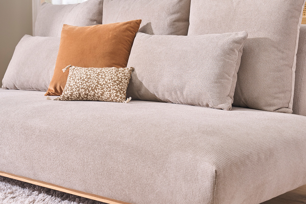 Canap� 3 places en tissu chenille beige et bois clair L201 cm BASTILLE