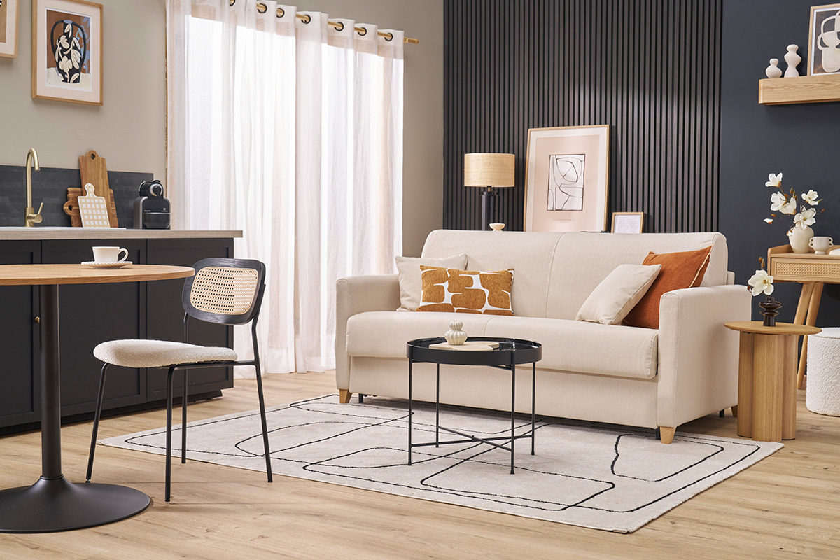 Canap convertible 3 places en tissu beige et bois clair avec matelas 13 cm SKANDY