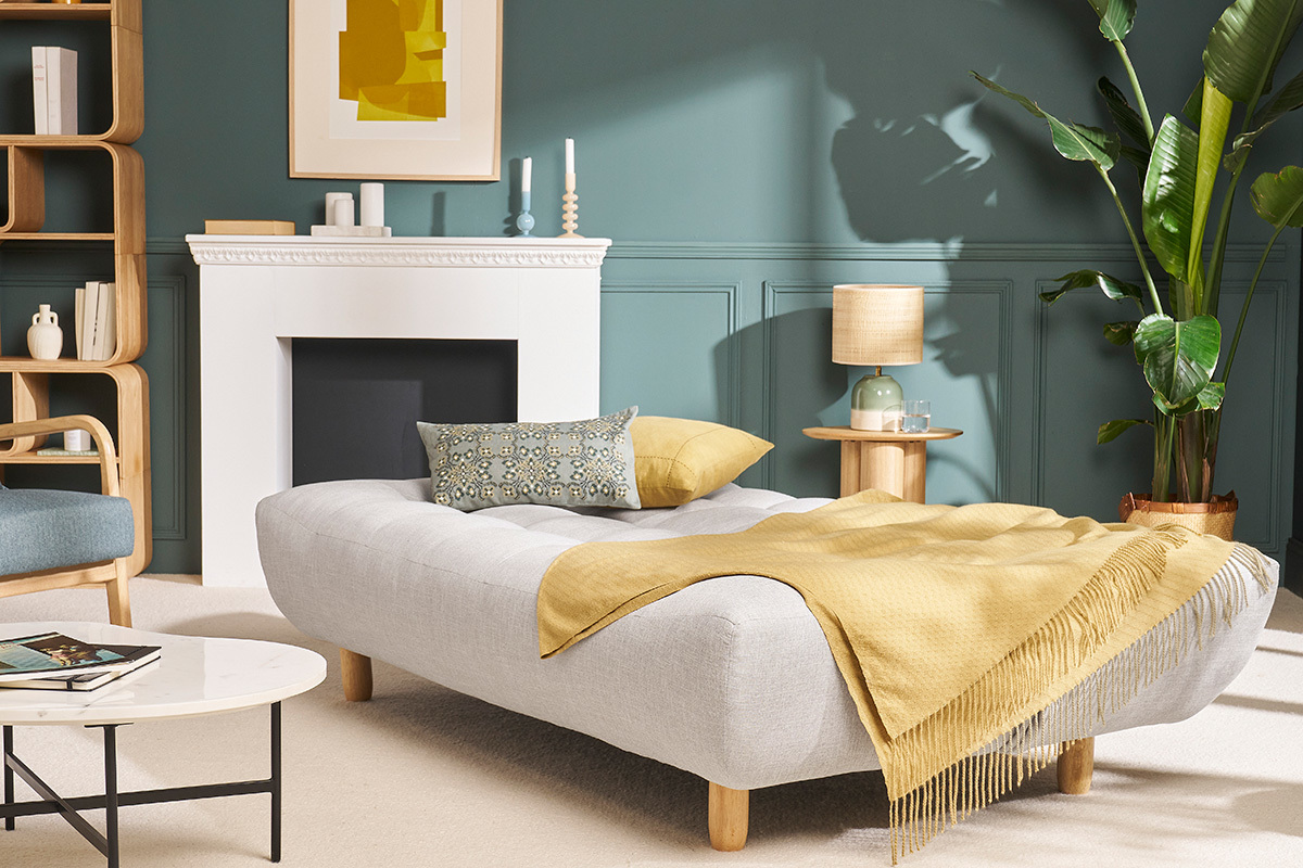 Canap convertible scandinave 3 places en tissu gris clair et bois clair YUMI