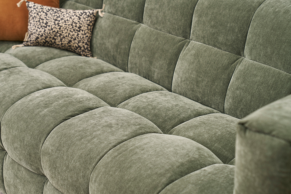 Canap d'angle droit design 3 places en tissu effet velours vert kaki CORTO