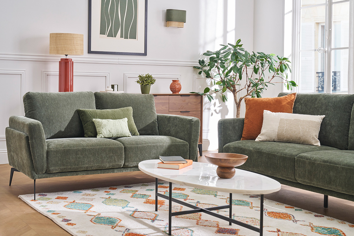 Canap design 2 places en tissu effet velours vert kaki et mtal noir MOSCO