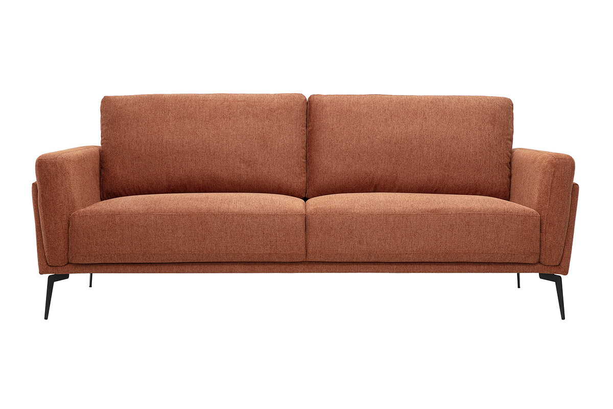 Canap� design 3 places en tissu effet velours textur� terre br�l�e, vue de face, sur pieds en m�tal noir.