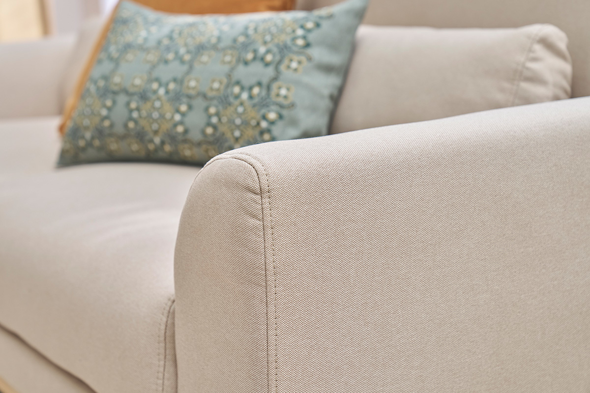 Canap scandinave 3 places en tissu beige et bois clair EKTOR