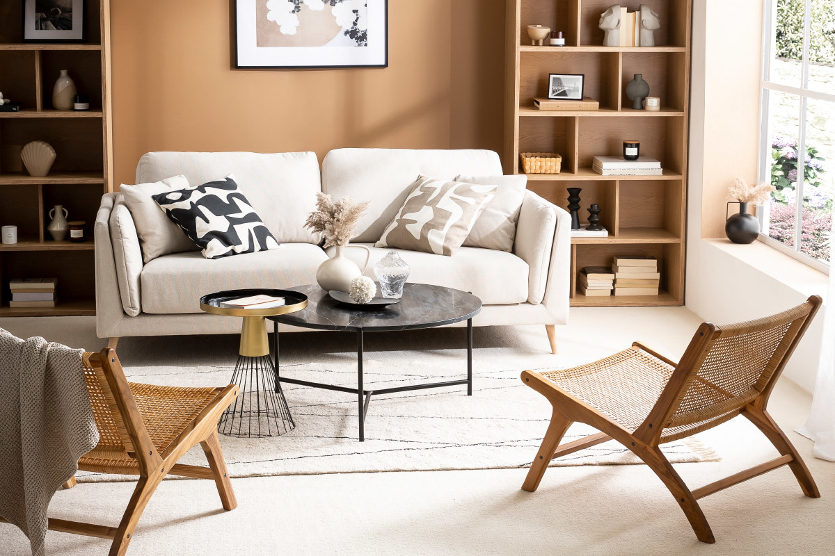 Canap� scandinave 3 places en tissu beige ivoire et bois clair VOGUE