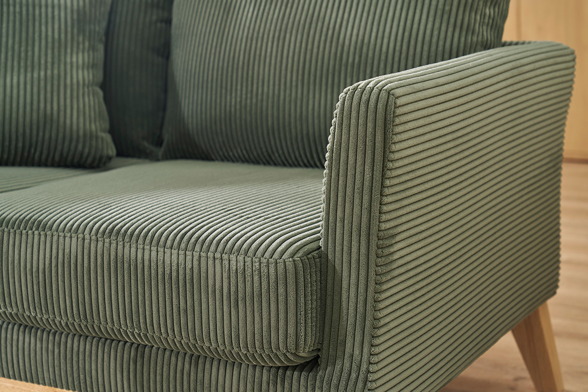 Canap� 2 places en velours c�tel� vert kaki avec accoudoir, pieds en bois clair.