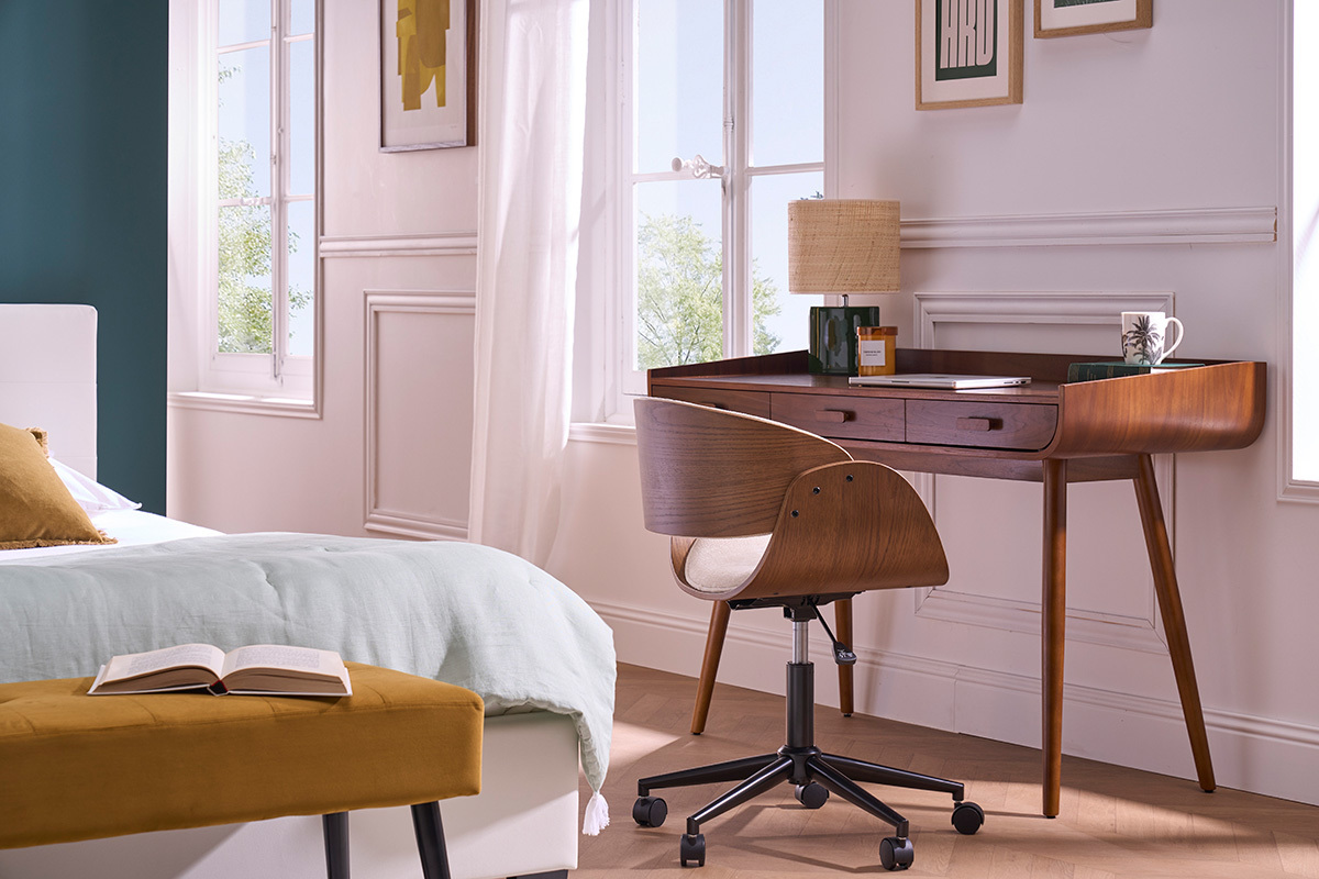 Chaise de bureau  roulettes design en bois fonc et tissu effet velours textur beige BENT