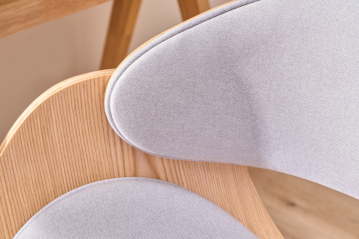 Chaise de bureau  roulettes design en tissu gris, bois clair et acier chrom BENT