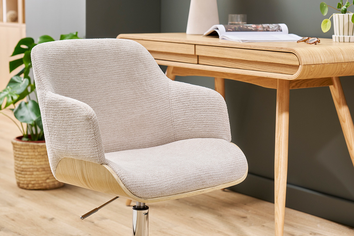 Chaise de bureau  roulettes en tissu chenille beige, bois clair et mtal chrom EARL