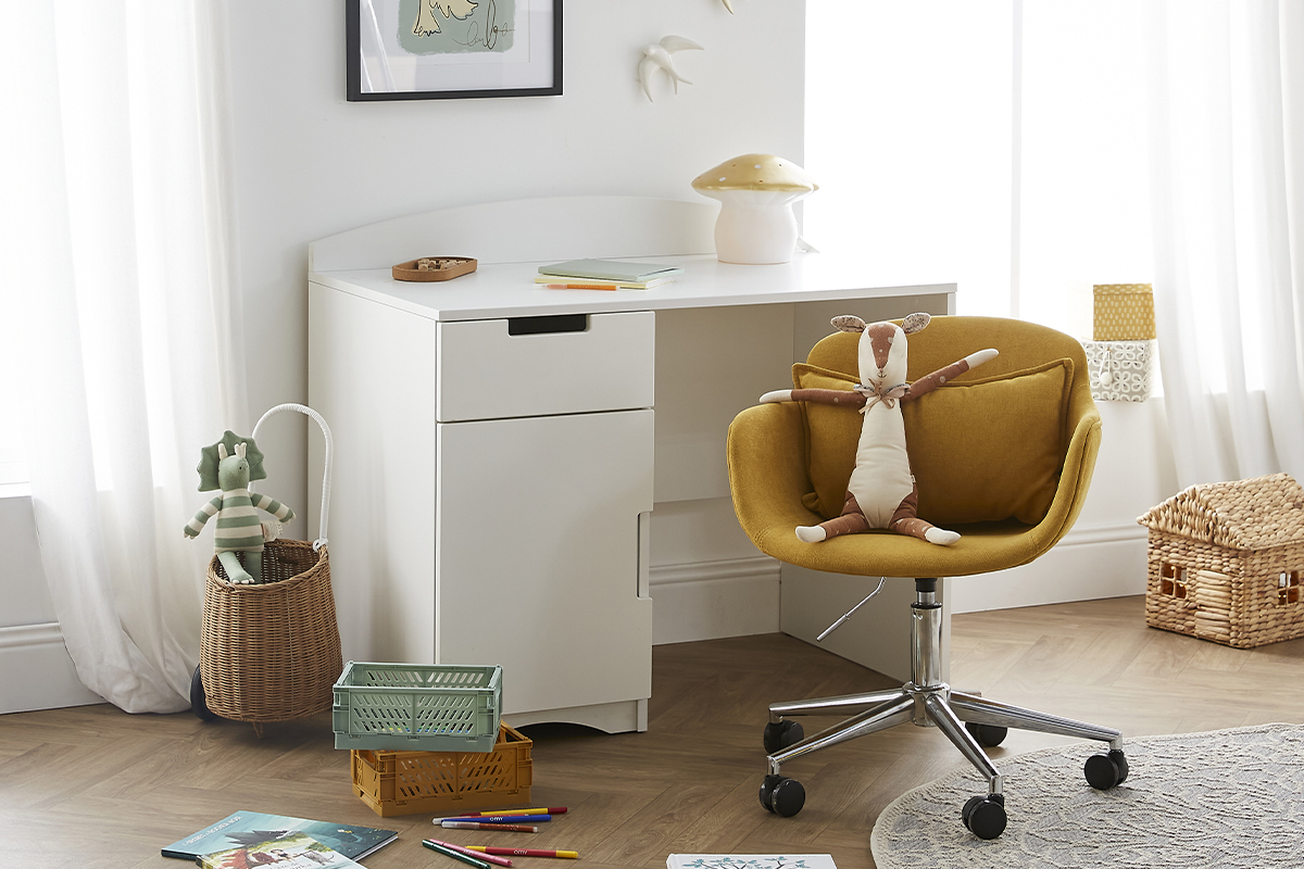 Chaise de bureau  roulettes en tissu effet velours jaune moutarde et acier chrom AARON