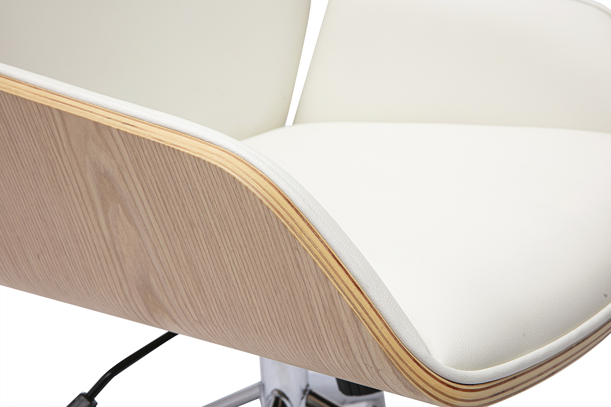 Zoom sur l'assise d'une chaise de bureau en bois clair et polyur�thane blanc, vue partielle.