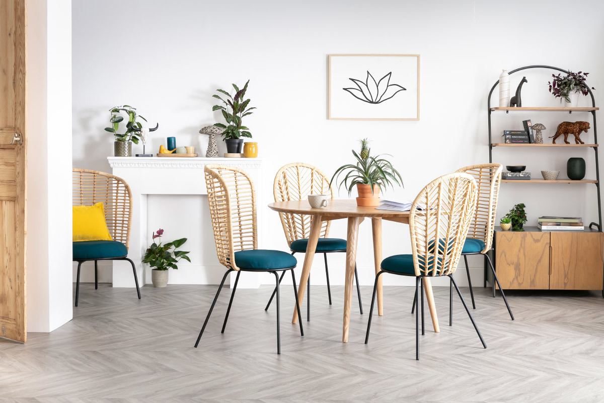 Chaise design en rotin et tissu bleu p�trole NICOLAS