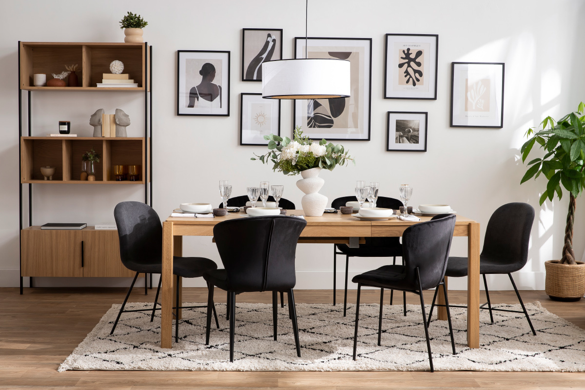 Chaise design en tissu velours gaufr� bleu canard et m�tal noir ARCADE