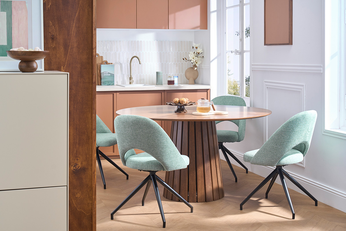 Chaise pivotante 360� en tissu effet velours textur� vert c�ladon et m�tal noir COSETTE