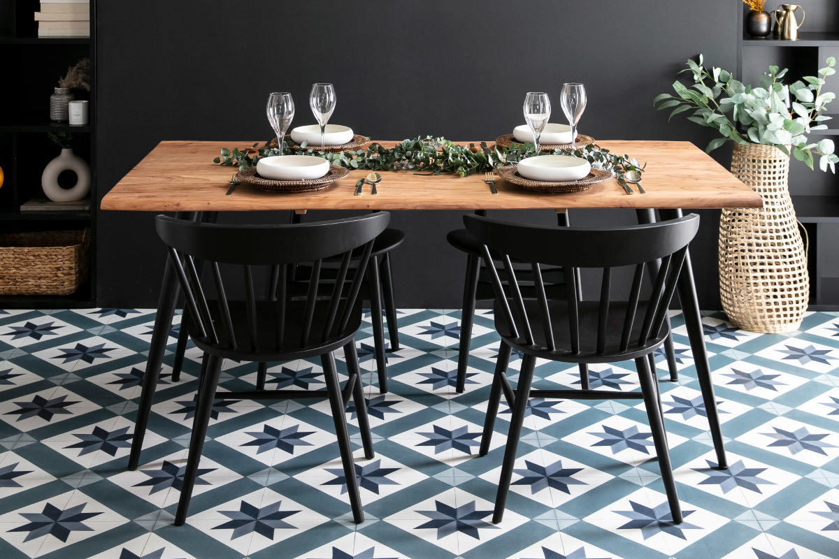 Chaises � barreaux en bois noir (lot de 2) DARIA