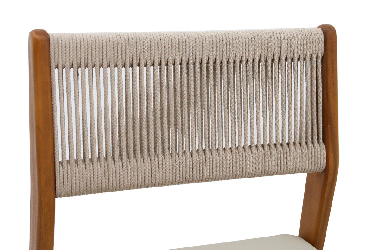 Dossier de chaise en corde tress�e beige et bois massif, vue de face.