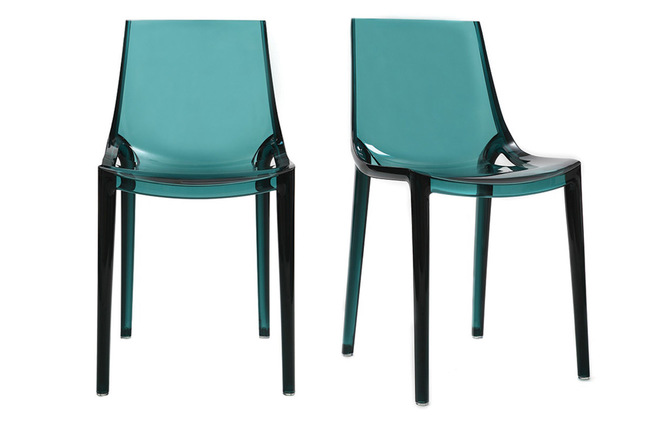 Chaises design empilables bleu pétrole transparent intérieur