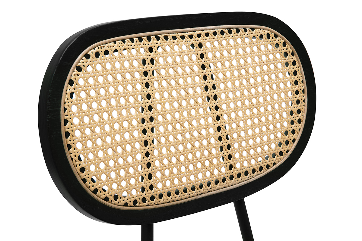 Dossier de chaise en rotin et m�tal noir, vue zoom�e.