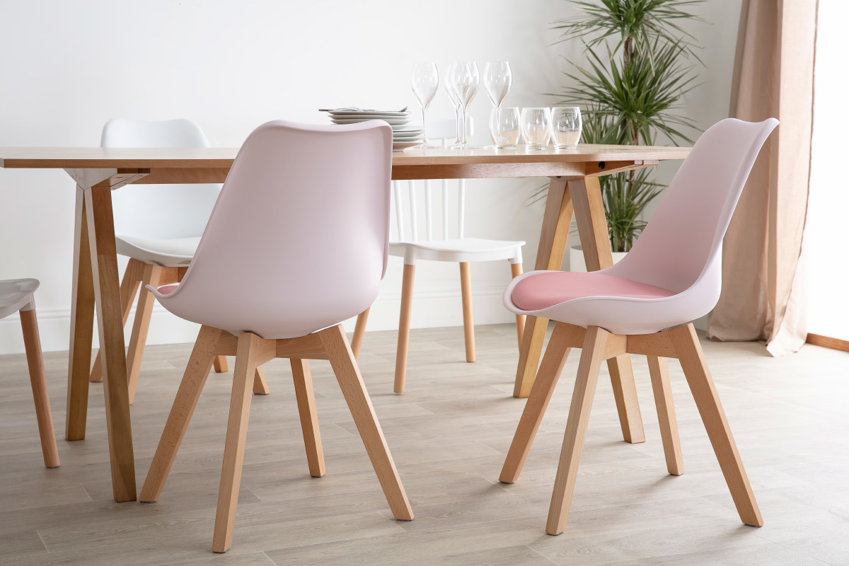 Chaises design rose avec pieds bois clair (lot de 2) PAULINE