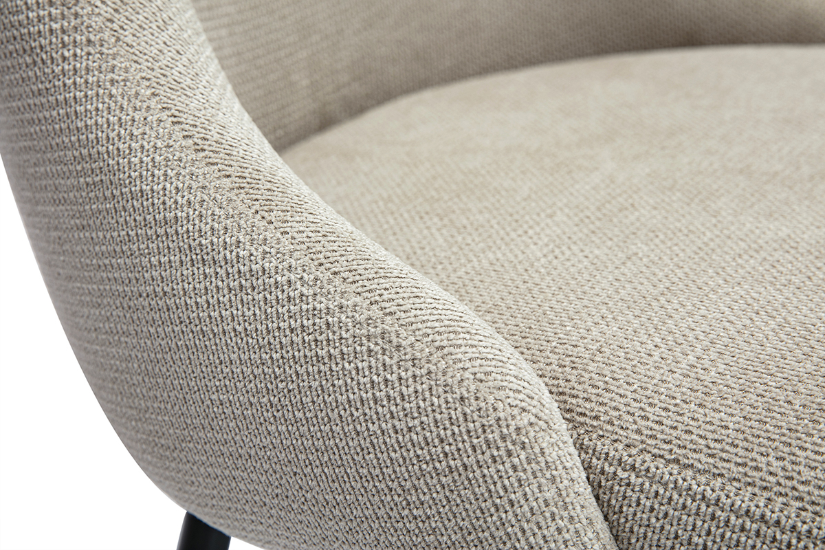 Dtail chaise en tissu chenille beige, vue de prs.