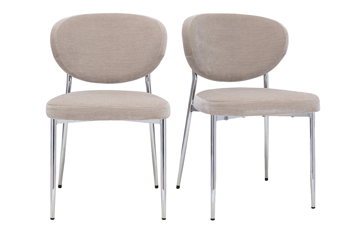 Lot de 2 chaises en tissu effet velours taupe avec pi�tement en m�tal chrom�, vue de face.
