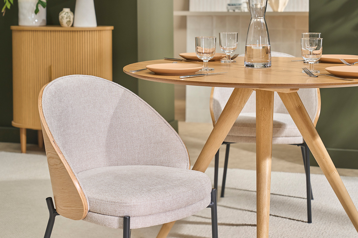 Chaises en tissu effet velours textur� beige, bois clair et m�tal (lot de 2) TUCSON