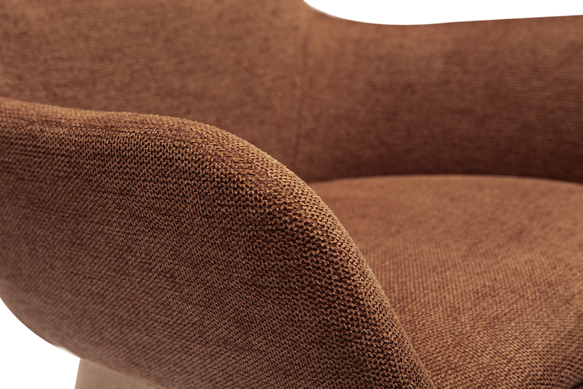Dtail du tissu velours textur terre brle d'une chaise ALESS.