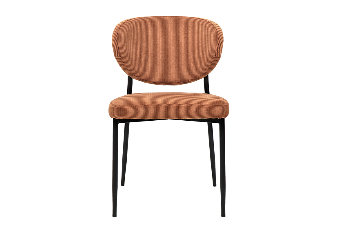 Chaise en velours ctel terre brle avec pieds en mtal noir, vue de face.