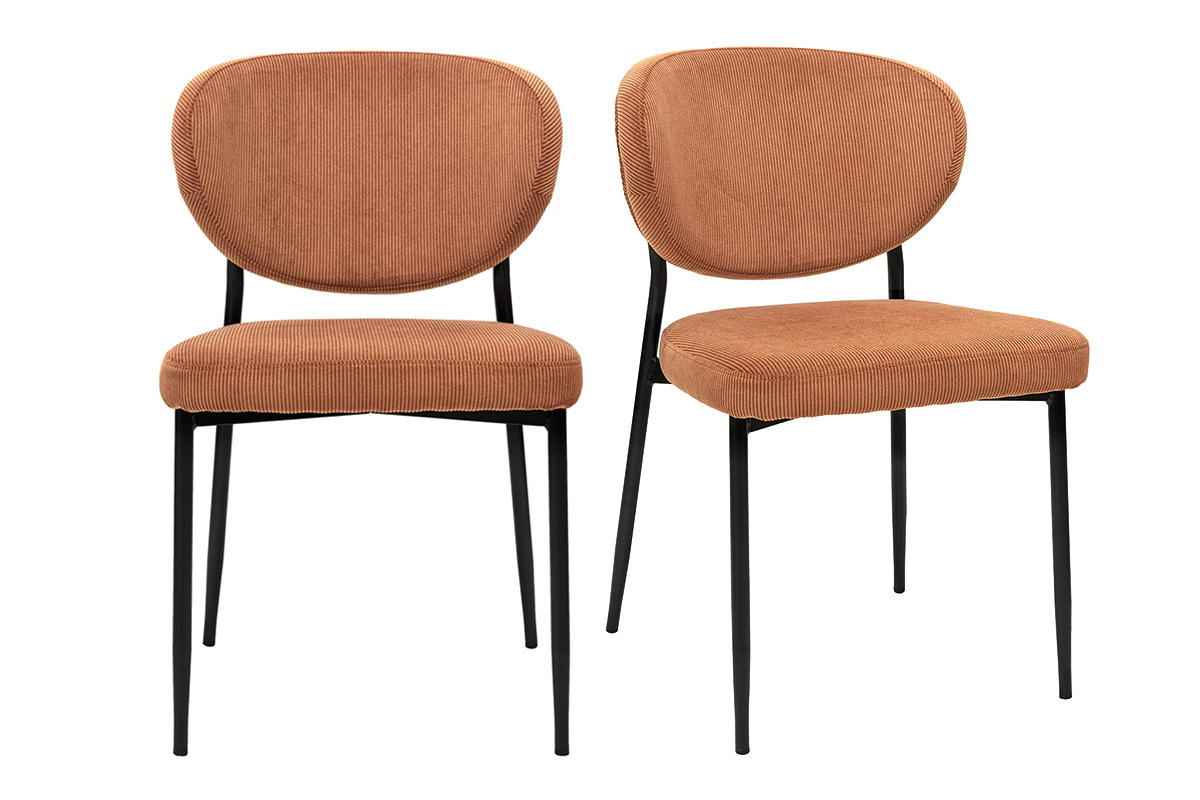 Deux chaises BREKA en velours ctel terre brle et mtal noir, vue de face.