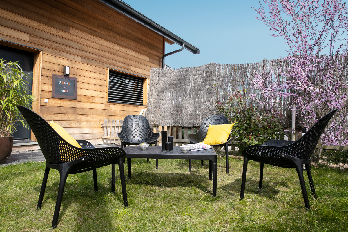 Chaises lounge empilables grises int�rieur / ext�rieur (lot de 4) OSKOL