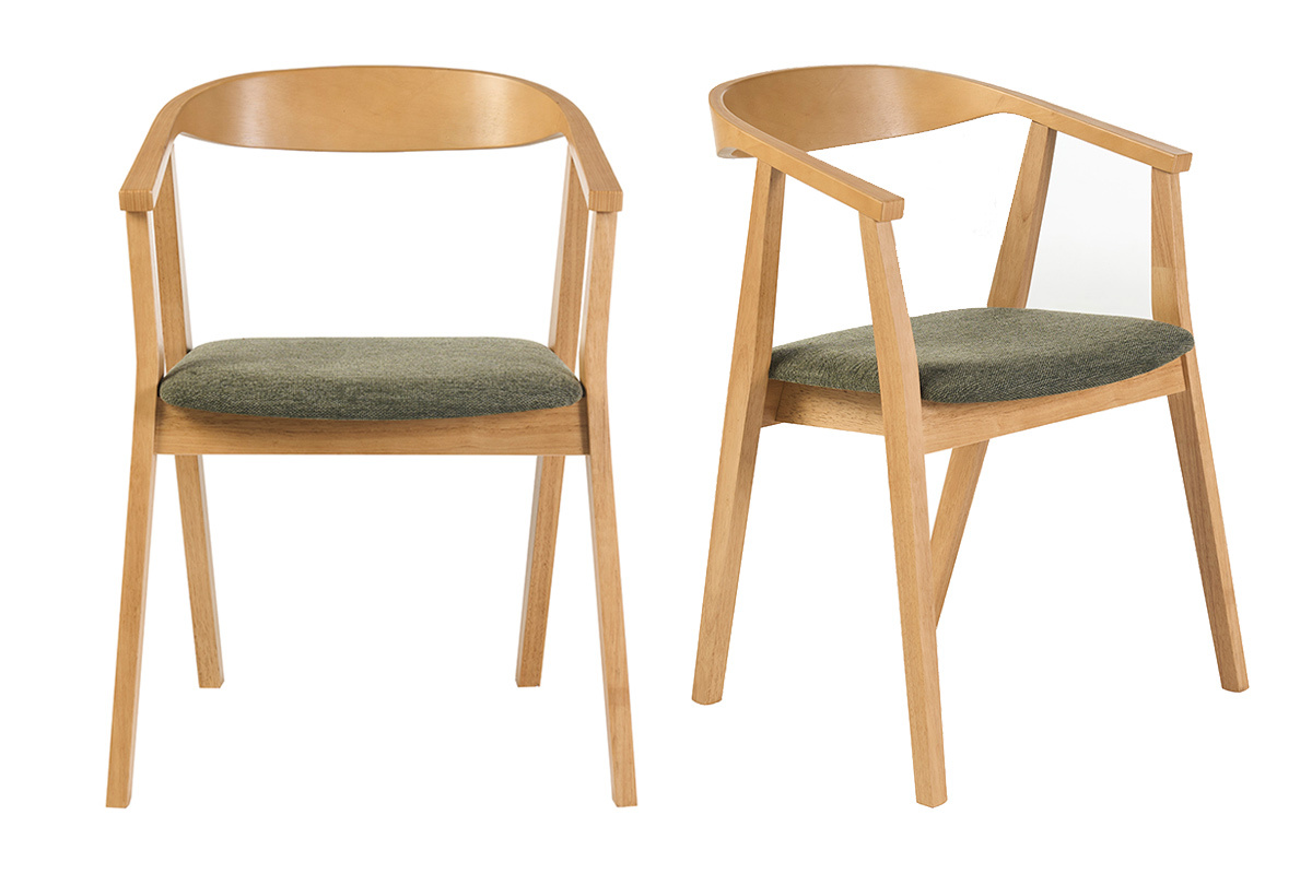 Chaises scandinaves bois clair avec accoudoirs et assise en velours vert kaki, vue de face.