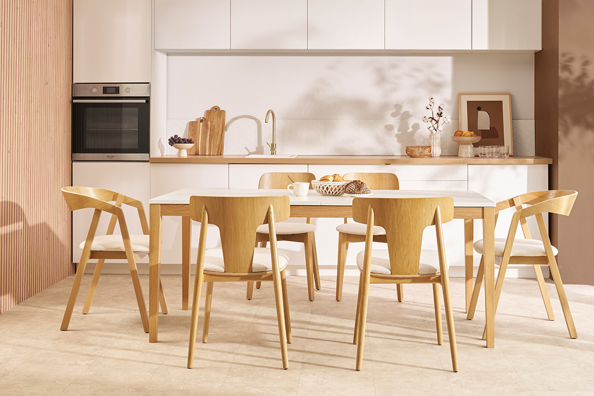 Chaises scandinaves en bois clair ch�ne massif (lot de 2) LOUISA