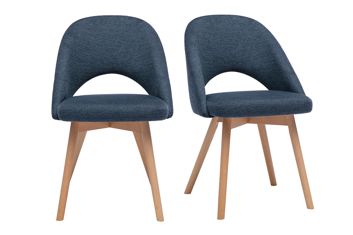Lot de 2 chaises scandinaves en tissu bleu fonc� et bois clair, vue de face.